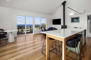 Dining - RARE Views - Diamond Skies - Incredible! (Glamorgan-Spring Bay)