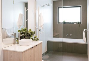 Shower, towels