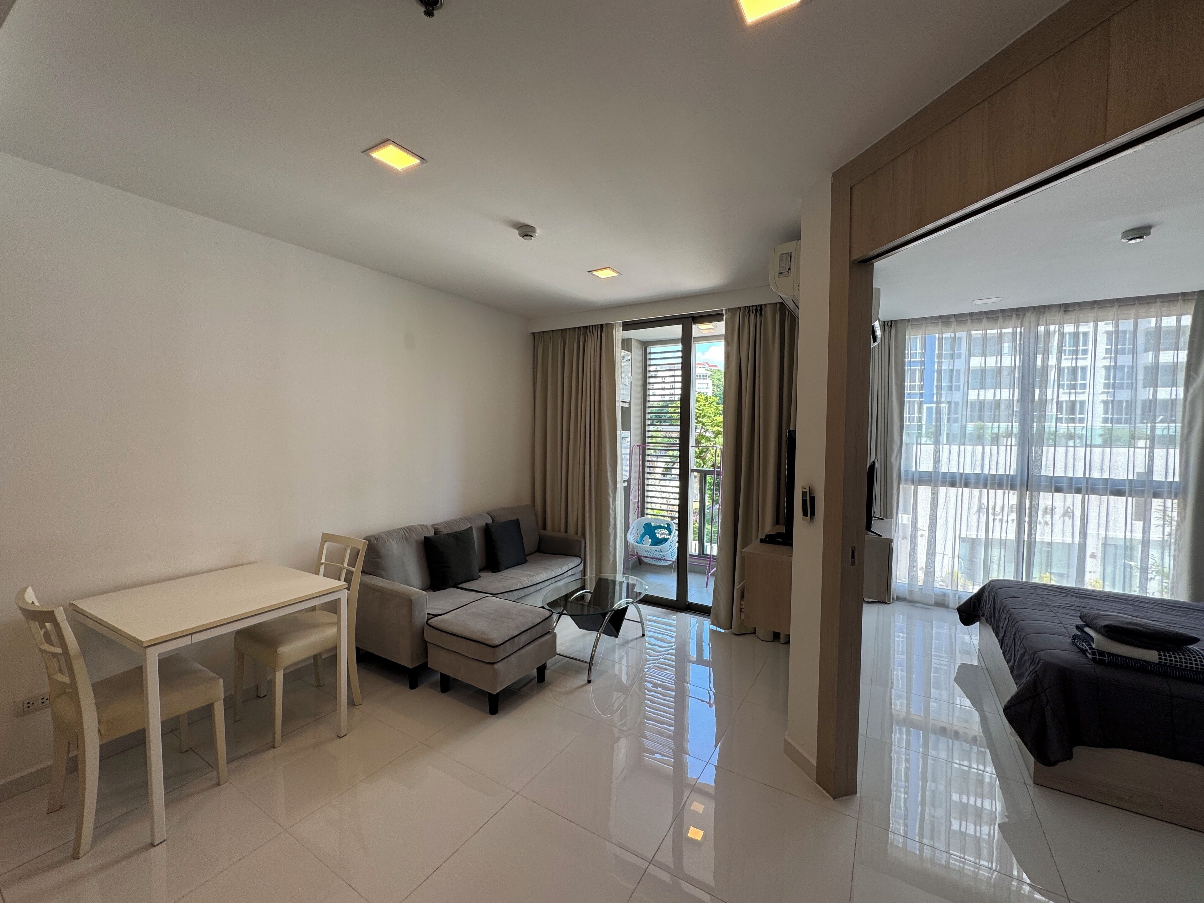 Condo, 1 Bedroom, City View | Living area