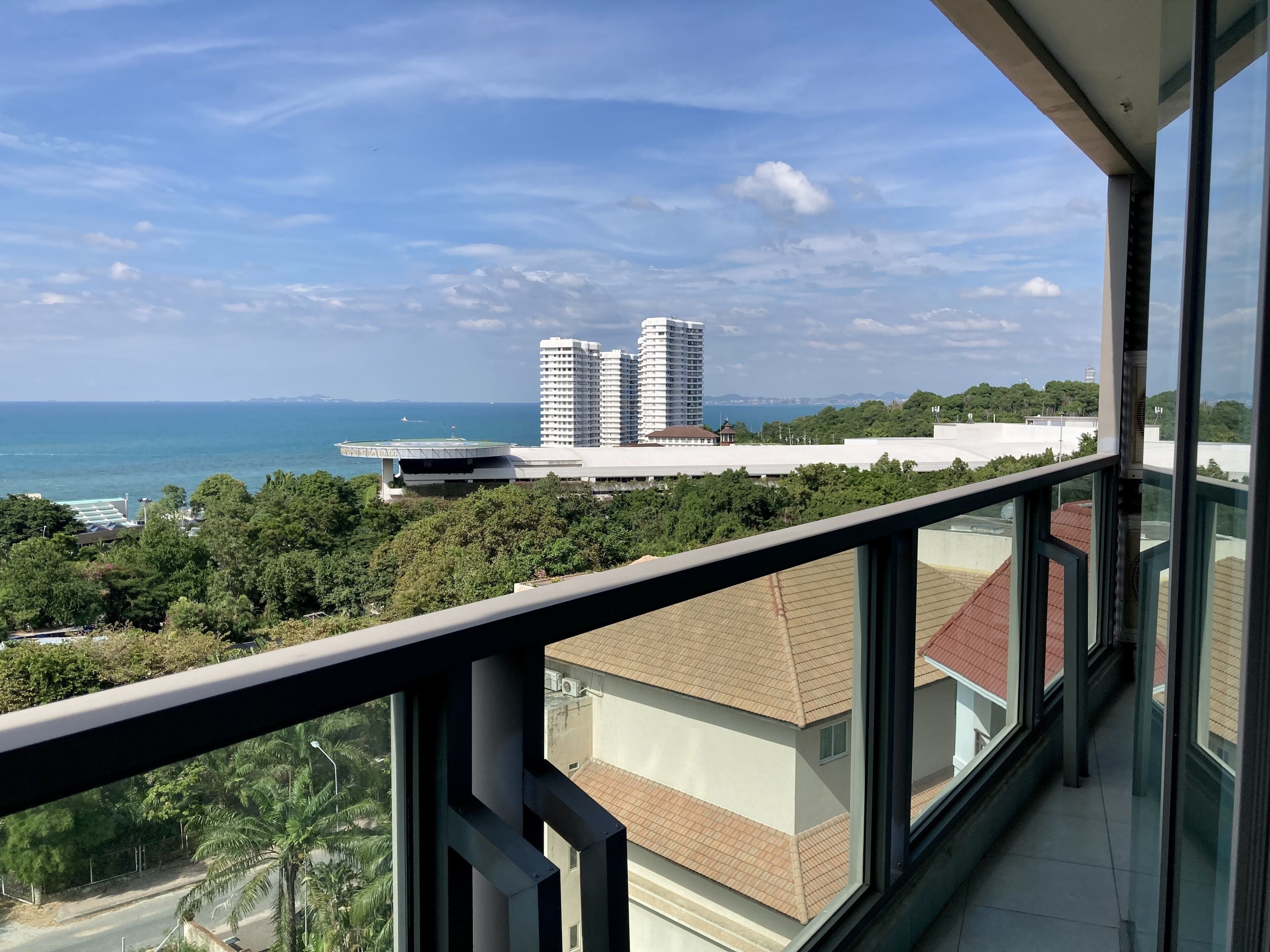 Deluxe Condo, Sea View | Terrace/patio