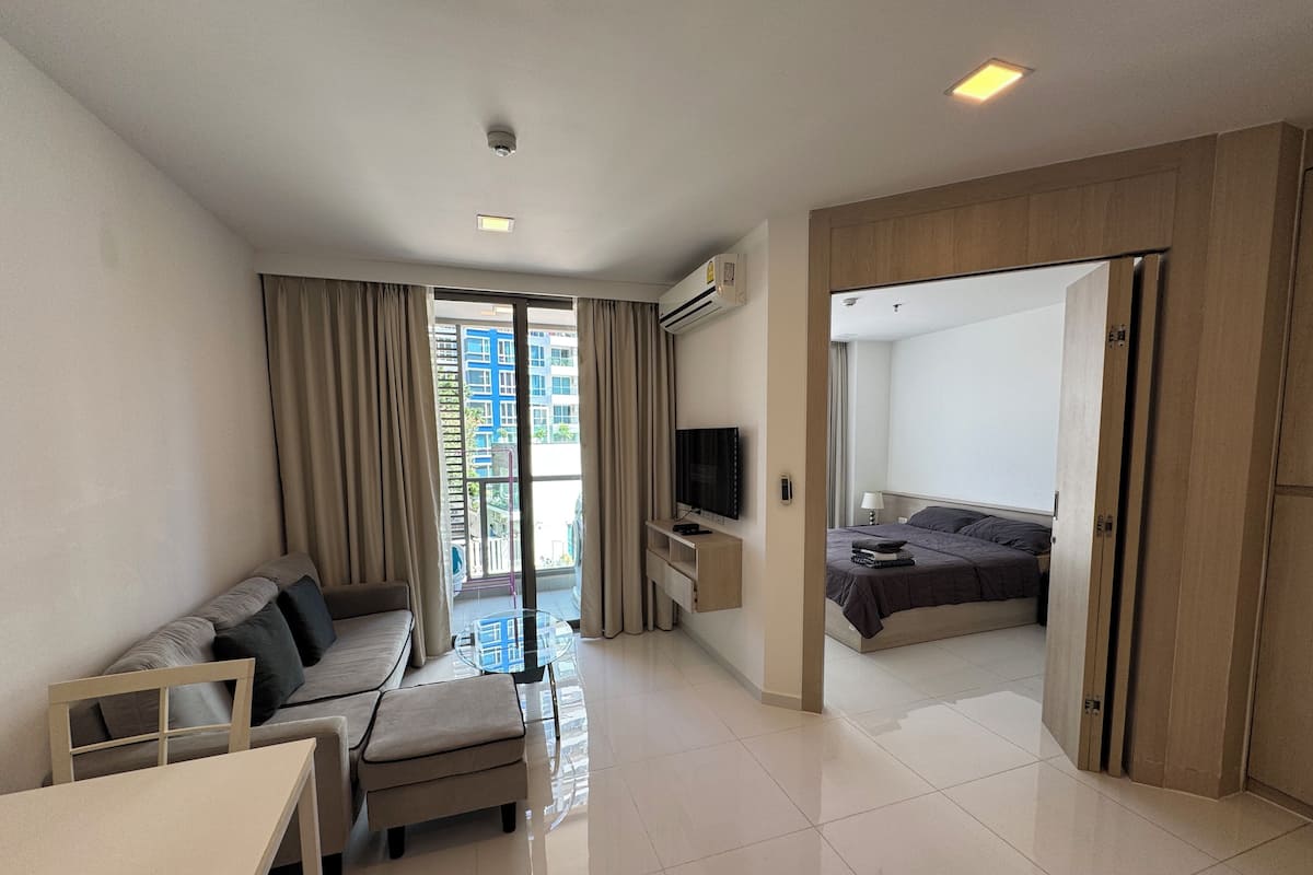 Condo, 1 quarto, vista para a cidade | Área de estar