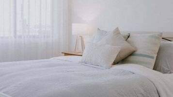 4 bedrooms, iron/ironing board, free WiFi, bed sheets