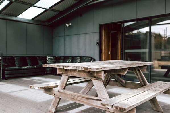 Outdoor dining - Relax @ 31 - Location Location! (Glamorgan-Spring Bay)