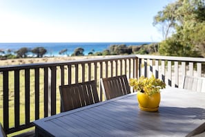 Outdoor dining - Beach Break - Diamond Island (Glamorgan-Spring Bay)