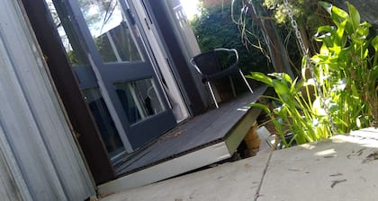 Great pied a terre for two and gateway to the Murray River.