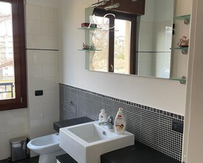 Maison | Salle de bain | Articles de toilette (gratuits), papier de toilette