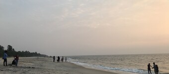 Marari John Villa: Serene Bliss by Sandy Beach & Gardens at Marari. 🏡🌊 