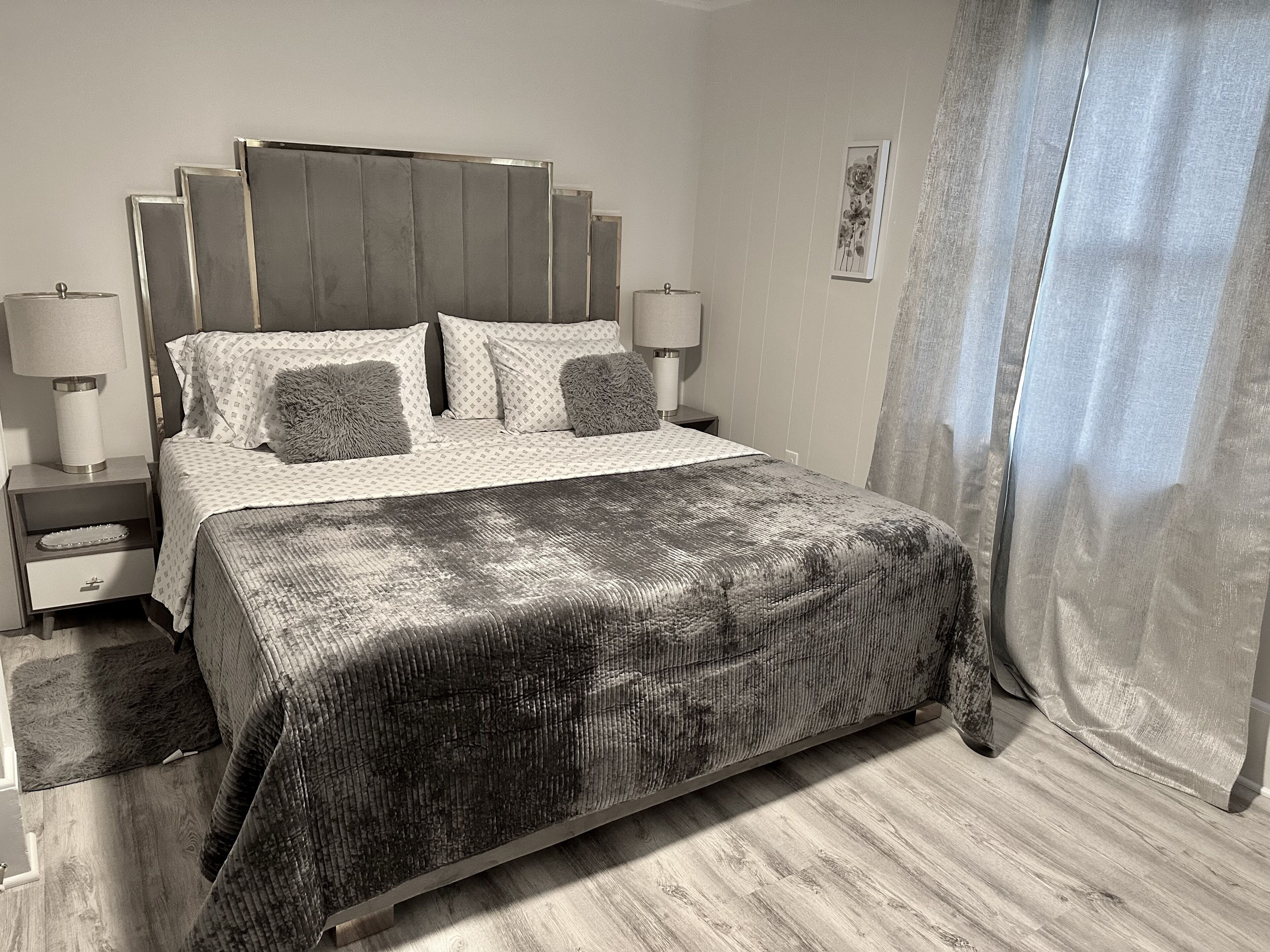 3 slaapkamers, een strijkplank/strijkijzer, gratis wifi, beddengoed