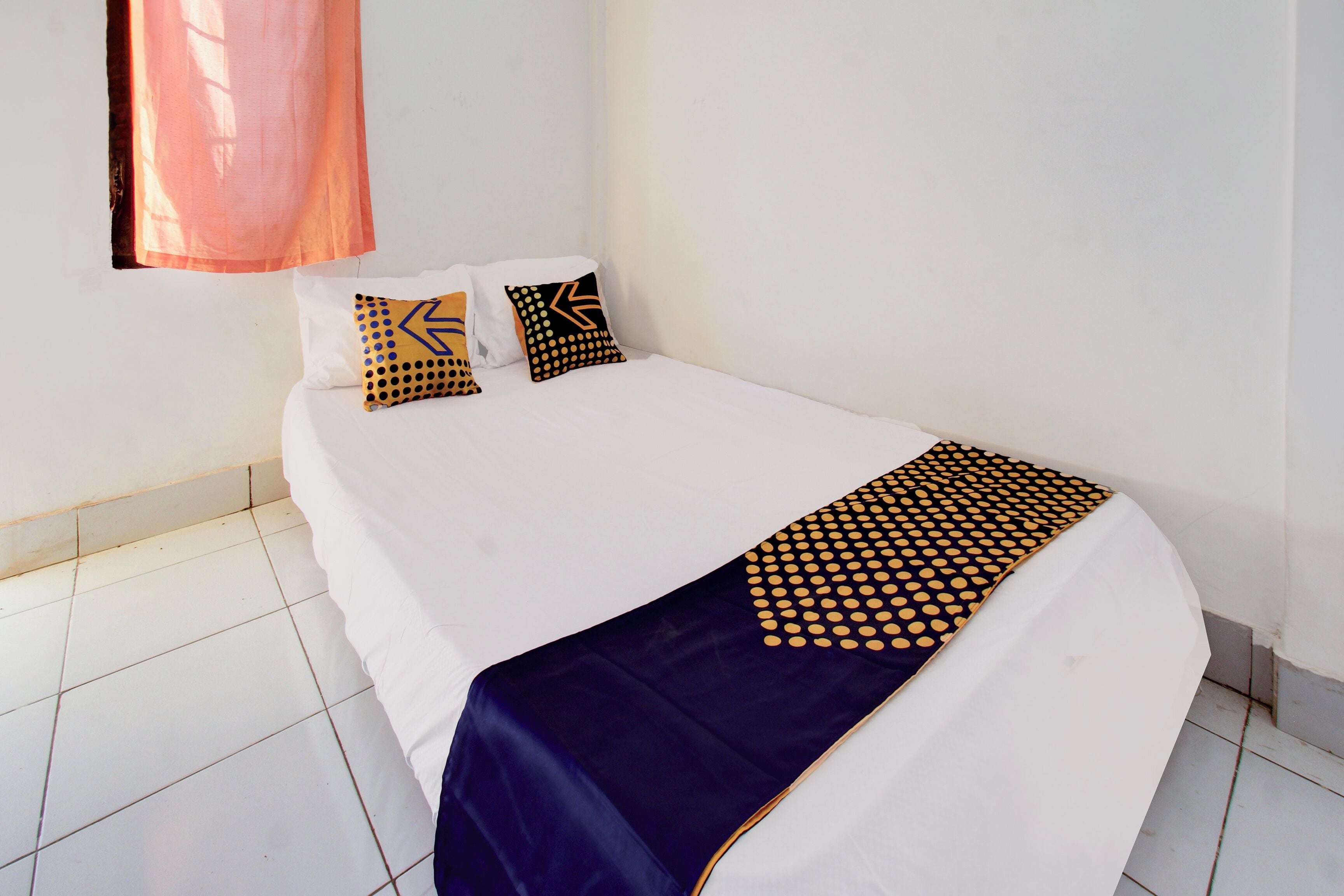 Quarto casal luxo | Wi-Fi de cortesia, roupa de cama