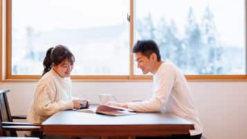 Cottage, Bebas Asap Rokok, pemandangan gunung (Hakuba, with Hot Spring) | 1 kamar tidur, minibar gratis, brankas, dan didekorasi berbeda-beda