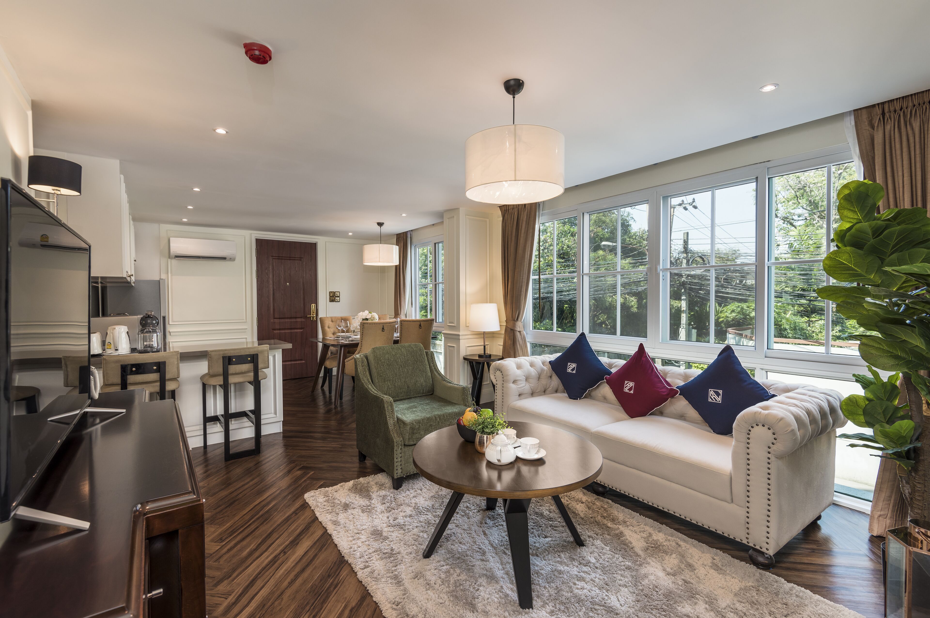 Elite Apartment | Living area | 40-inch LED TV with digital channels, MP3 dock
