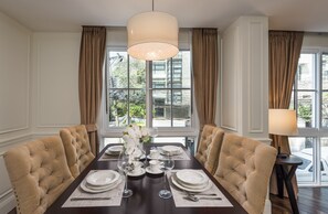 Elite Apartment | Dining room