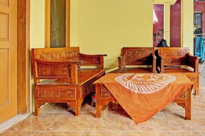 Reception - Hotel O Juan Kostel (Kembaran)
