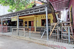 Exterior - Hotel O Juan Kostel (Kembaran)