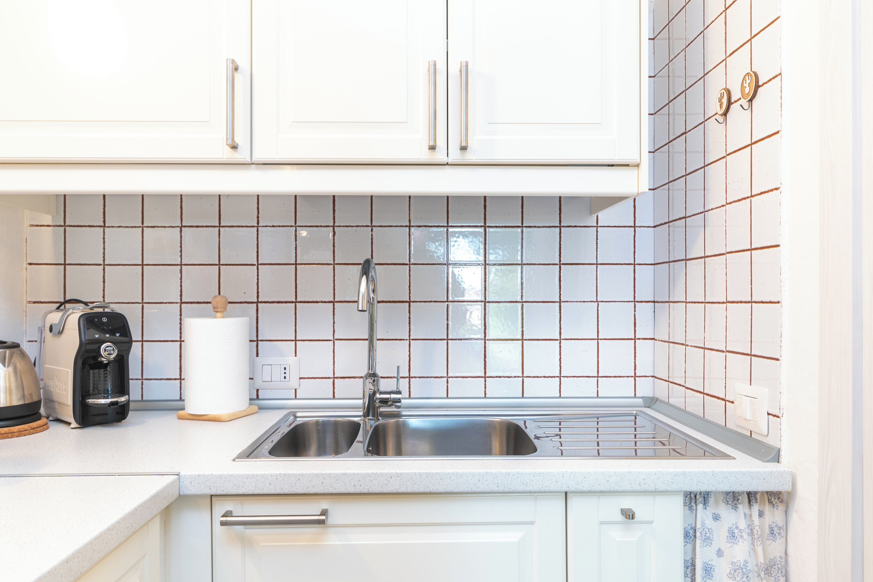 Geladeira, micro-ondas, cooktop, lava-louças