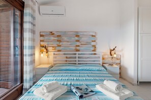 Studio – standard, sjøutsikt (I Fari 202 600m From The Beach) | 1 soverom og sengetøy