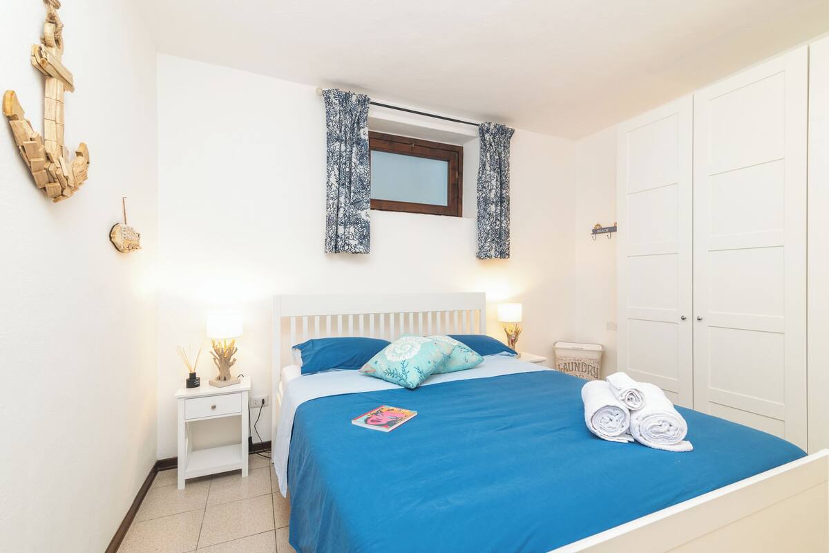 Familieleilighet, flere soverom (I Fari 72 600m From The Beach) | 1 soverom og sengetøy