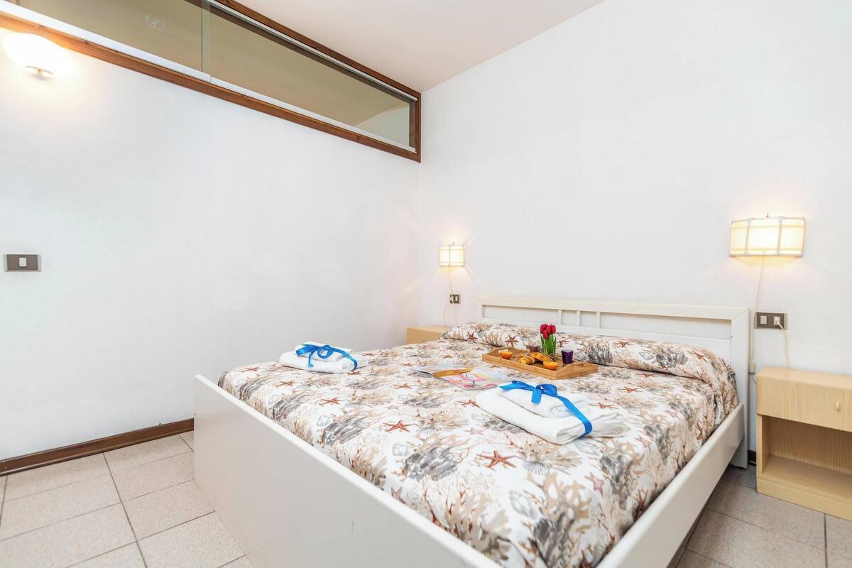 Familieleilighet, flere soverom (I Fari 73) | 1 soverom og sengetøy