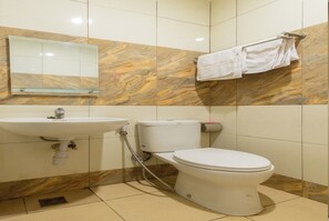 Standard Single Room | Bathroom | Shower, soap - OYO LIfe 93129 Kost Mangga (Jakarta)