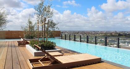 Luxurious Flemington with Stunning Racecourse View