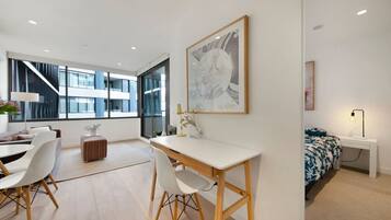 1 habitación, escritorio, tabla de planchar con plancha y wifi gratis