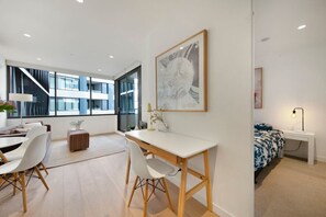 1 soverom, skrivebord, strykejern/-brett og wi-fi (inkludert)