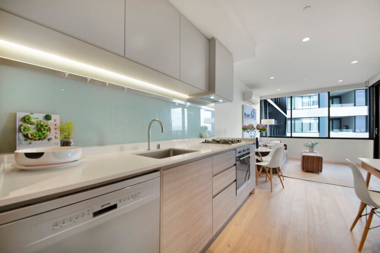 冰箱、微波炉、烤箱、炉灶