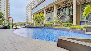 Kolam renang outdoor