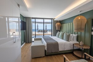 Apartment, 3 Bedrooms | In-room safe, individually decorated, individually furnished