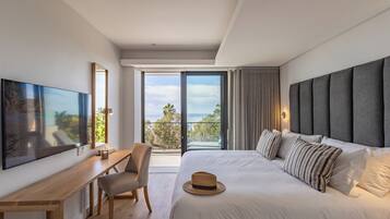 3 bedrooms, in-room safe, individually decorated, individually furnished