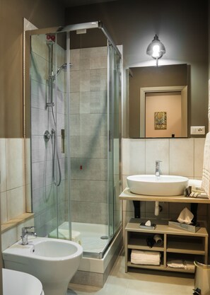 Deluxe Single Room | Bathroom