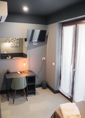 Enkeltrom – deluxe | Skrivebord og wi-fi (inkludert)