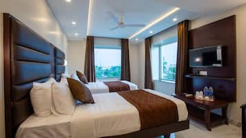 Habitación Grand con 1 cama doble o 2 individuales | Escritorio, wifi gratis, ropa de cama
