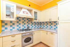 Kühlschrank, Ofen, Herdplatte, Geschirrspüler