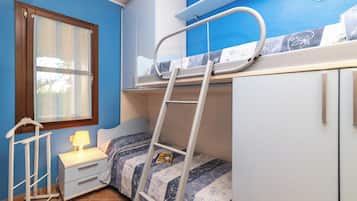 2 bedrooms, bed sheets