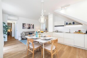 Family Apartment, Multiple Bedrooms, 2 Bathrooms (Piazzetta Albatros 50m From The Beach) | Dining - Piazzetta Albatros 50m From The Beach (Loiri Porto San Paolo)