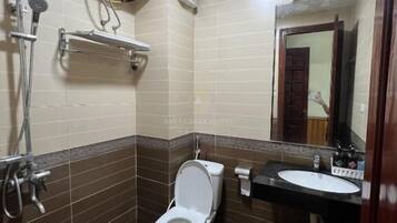 Standard Double Room | Bathroom