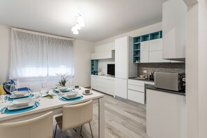 Fridge, microwave, oven, dishwasher