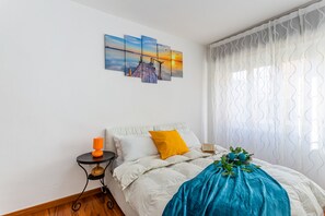 Iron/ironing board, free WiFi, bed sheets