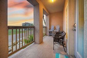 Property grounds - Walk to the Beach | Golf Cart Rental, Beach Boardwalk, Balcony Views | AvantStay (Port Aransas)