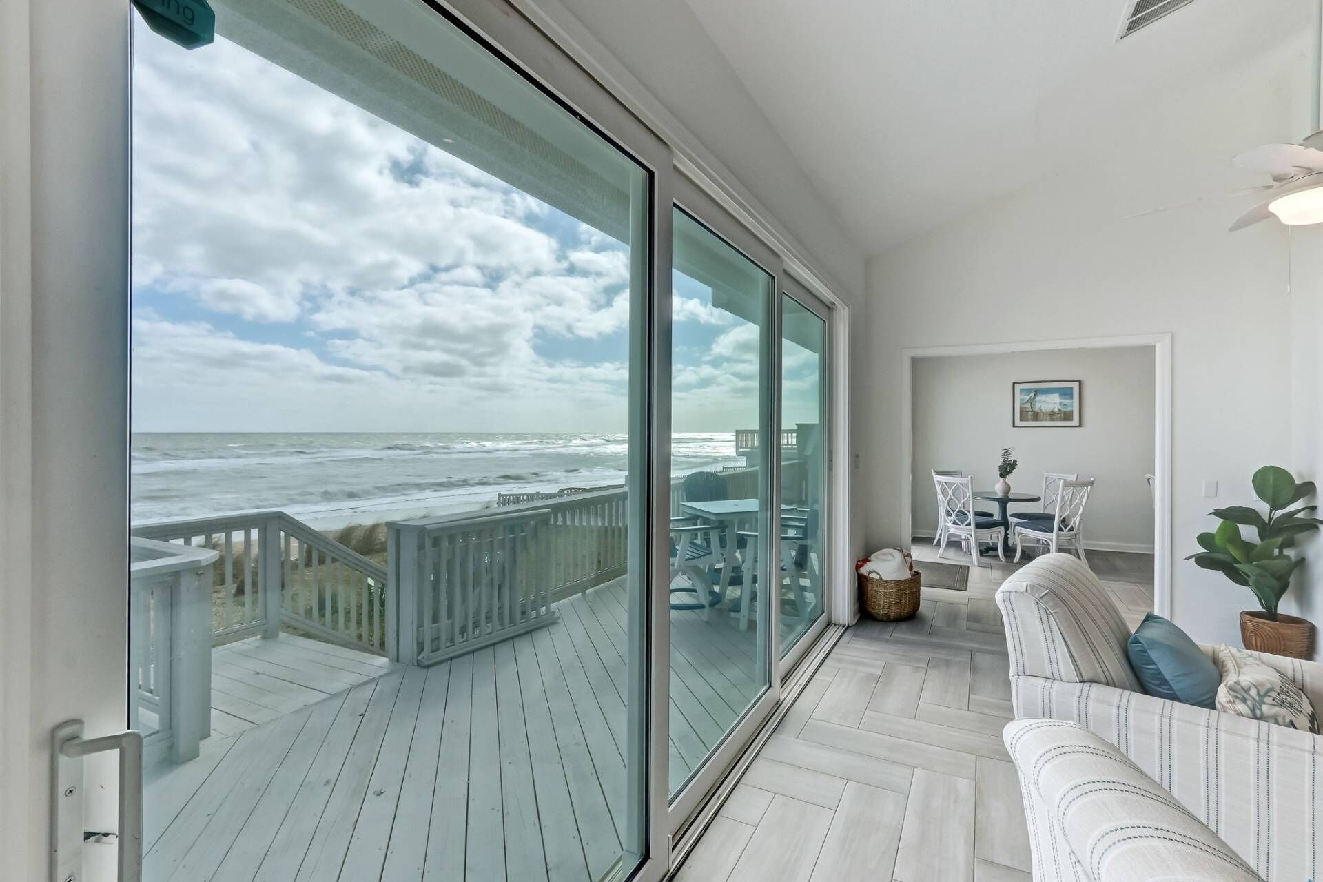 Smart-tv och eldstad