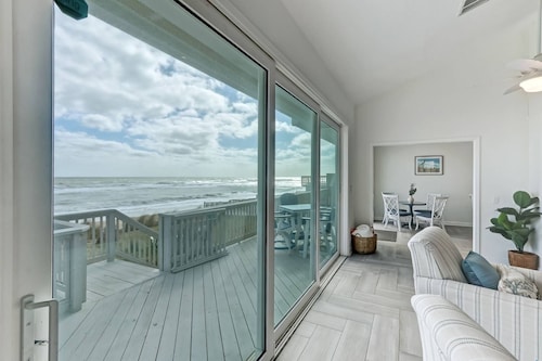 Oceanfront Paradise | Unwind w/ Mesmerizing Ocean Views |Sun-Soaked Deck |2 Suites |Private Yard