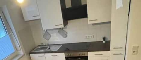 Kühlschrank, Ofen, Herdplatte, Geschirrspüler