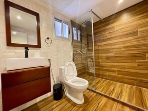 Standard Apartment | Bathroom | Shower, towels, soap, toilet paper