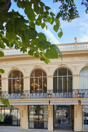 Exterior - Hôtel Les Lumières - Relais & Châteaux  (Versailles)