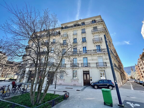 Exterior - La loge parisienne|300m gare|Bastille|Téléphérique (Grenoble)