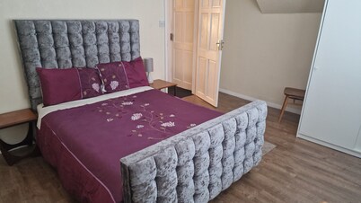 Just five minutes walk from the beach!