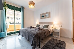 1 slaapkamer, een strijkplank/strijkijzer, gratis wifi, beddengoed