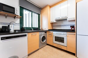 Réfrigérateur, micro-ondes, four, lave-vaisselle