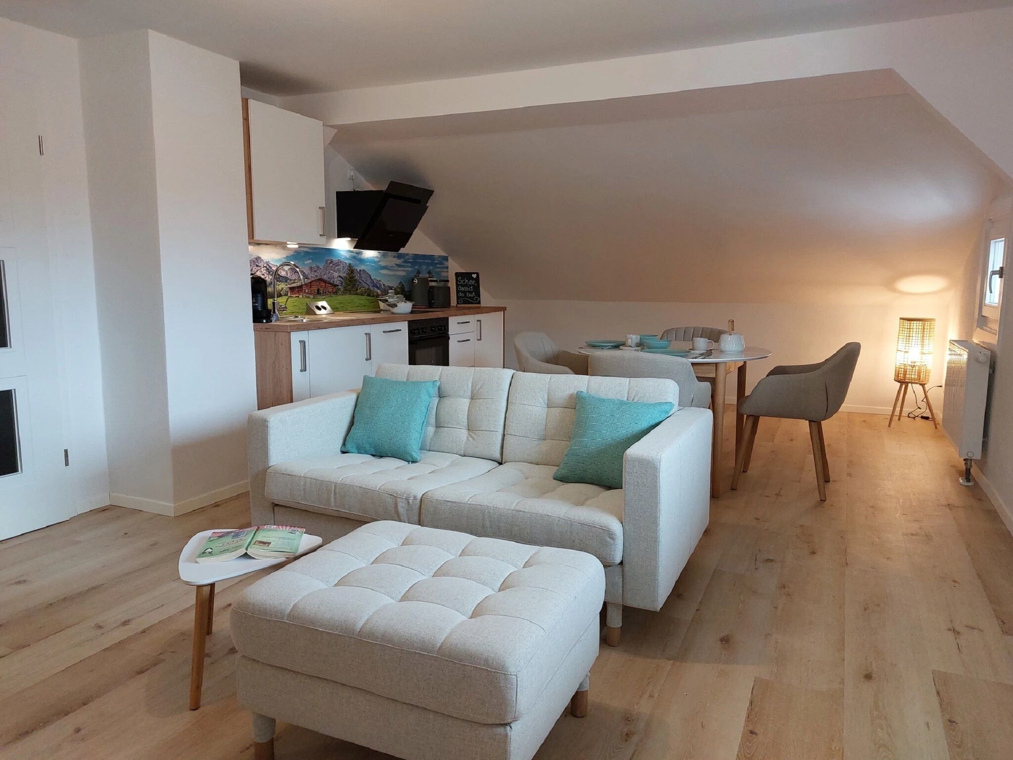 Ferienwohnung 3, 55qm mit Panoramafenster-Sofa